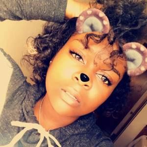 Meet your Posher, Alexis